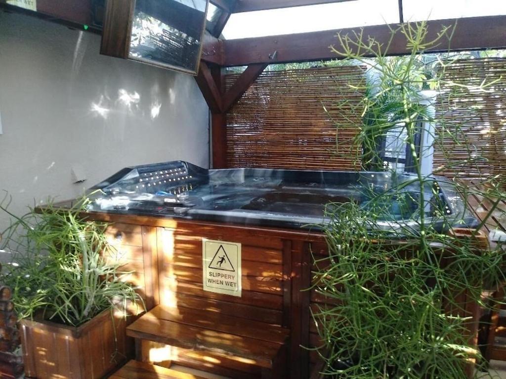 Tampa Bay Beautiful Apartment And Private Jacuzzi エクステリア 写真
